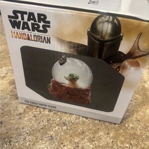 Star Wars The Mandalorian Snow Globe